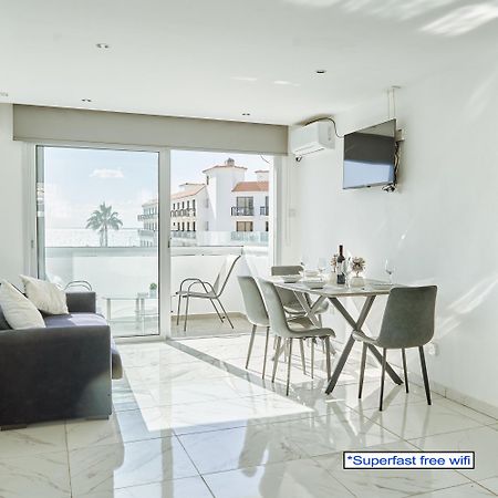 Nissi Avenue Suites 아이아 나파 외부 사진