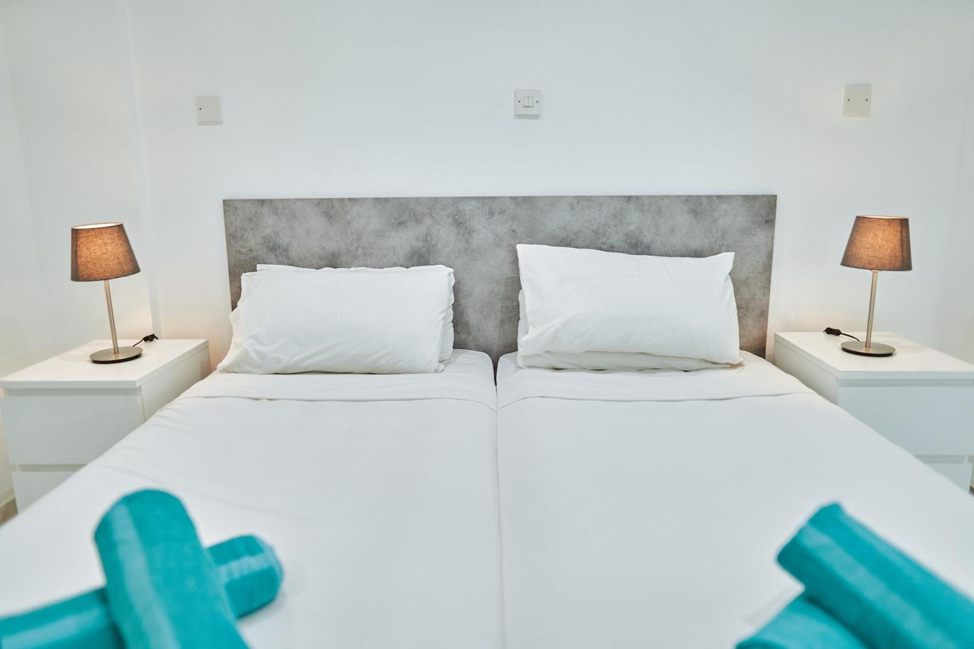 Nissi Avenue Suites 아이아 나파 외부 사진