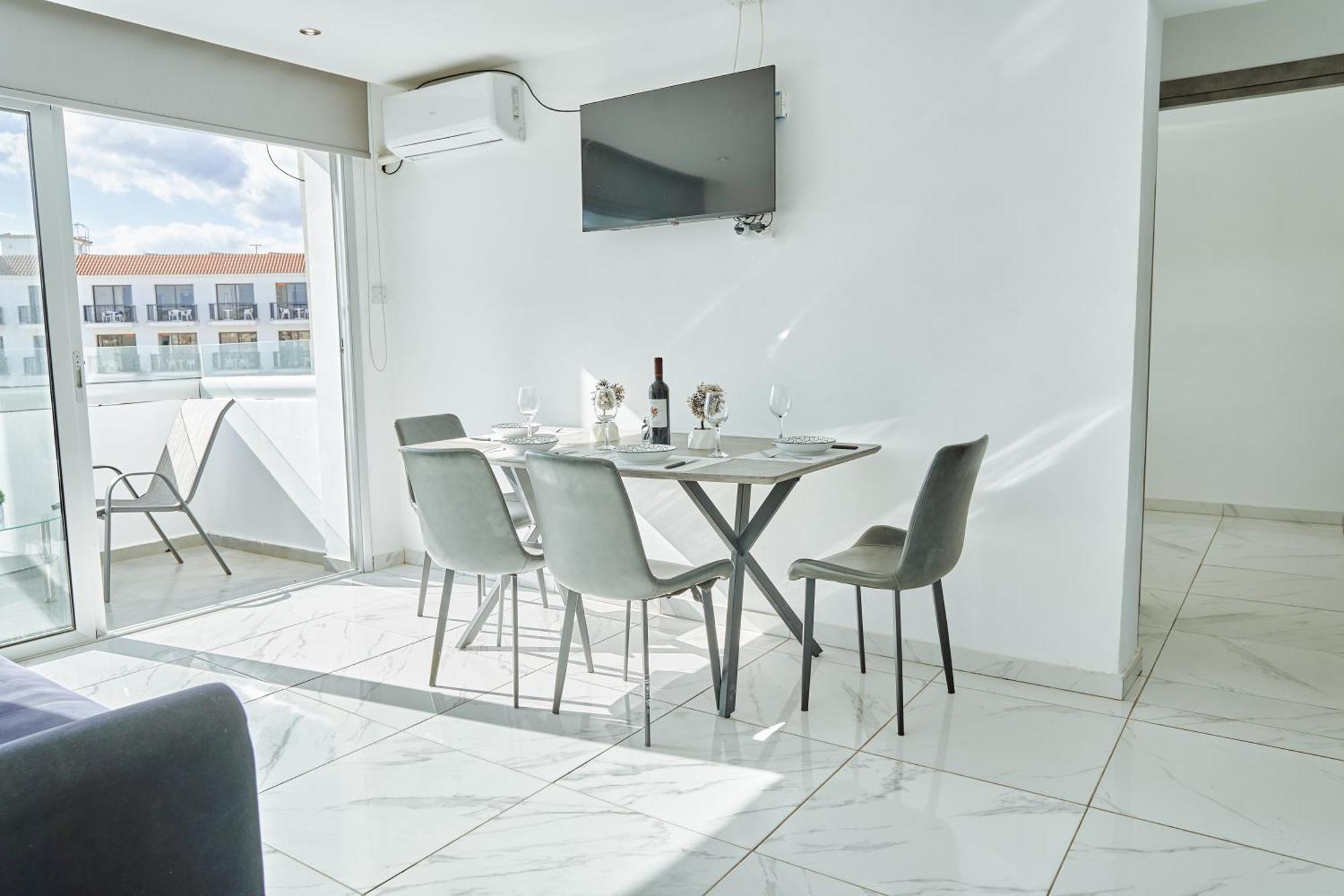 Nissi Avenue Suites 아이아 나파 외부 사진