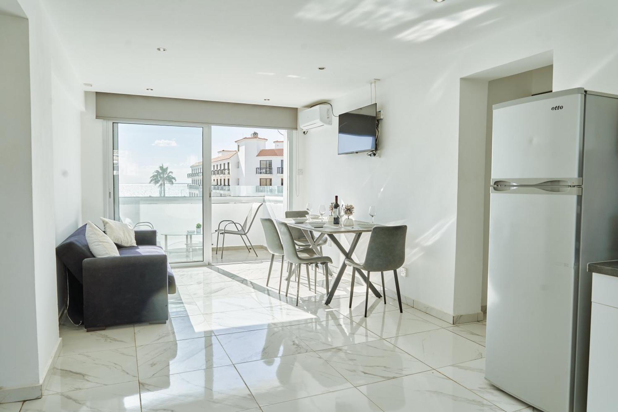 Nissi Avenue Suites 아이아 나파 외부 사진