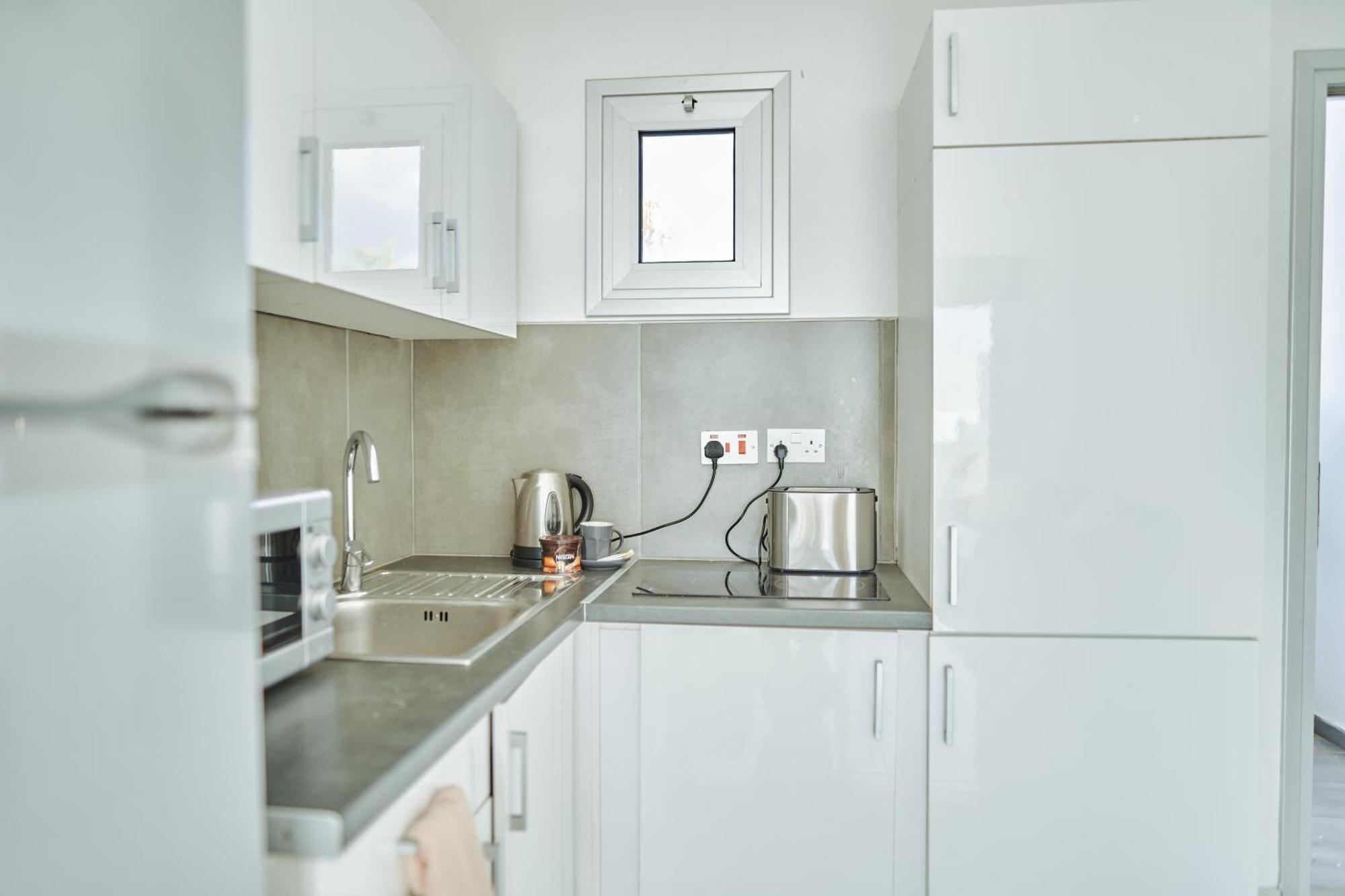 Nissi Avenue Suites 아이아 나파 외부 사진